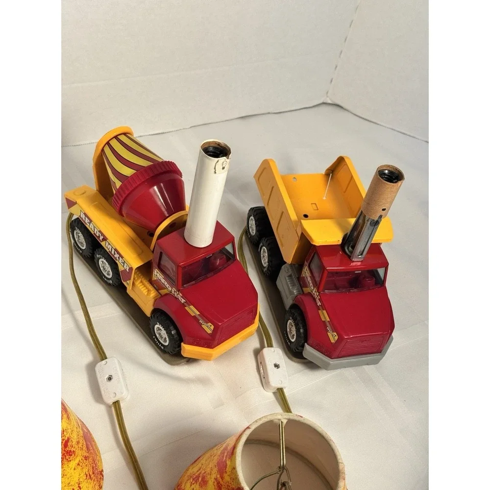Very Rare Vintage Lot Of 2 HardHat Lamps contractors trucks 1989